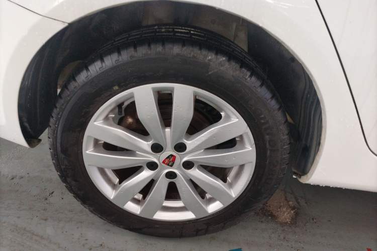 Used Roewe 350 2015 1.5L Automatic Luxury Sunroof Edition Right Rear Wheel Hub