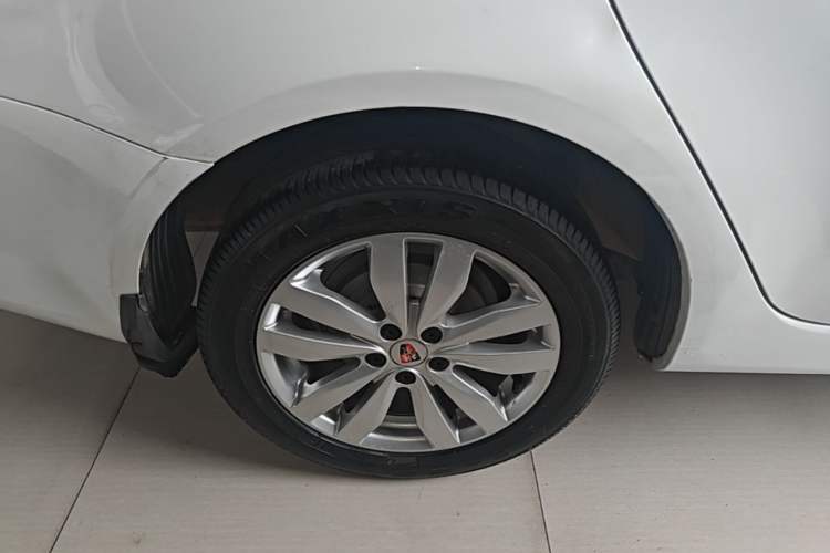 Used Roewe 350 2015 1.5L Manual Luxury Sunroof Edition Right Rear Wheel Hub