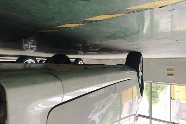 Used Roewe 350 2015 1.5L Automatic Luxury Sunroof Edition Right Side Sill