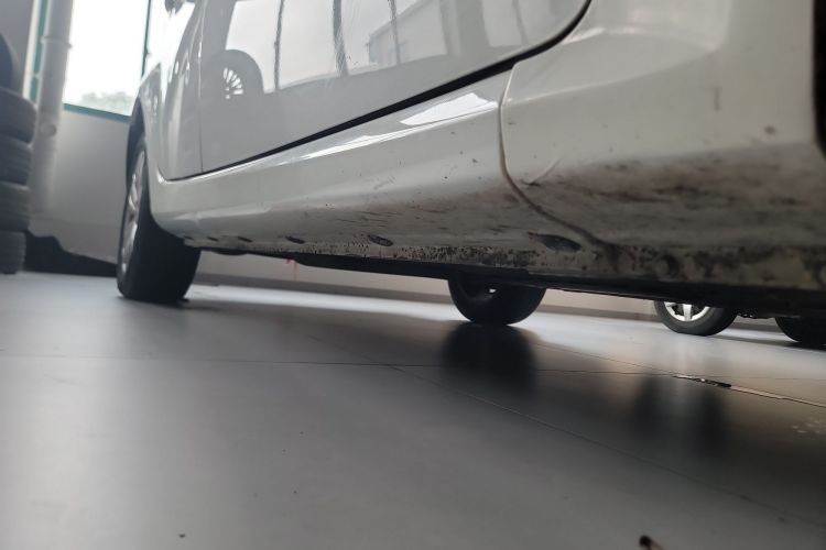 Used Roewe 350 2015 1.5L Automatic Luxury Sunroof Edition Right Side Sill