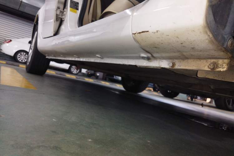 Used Roewe 350 2015 1.5L Automatic Luxury Sunroof Edition Right Side Sill