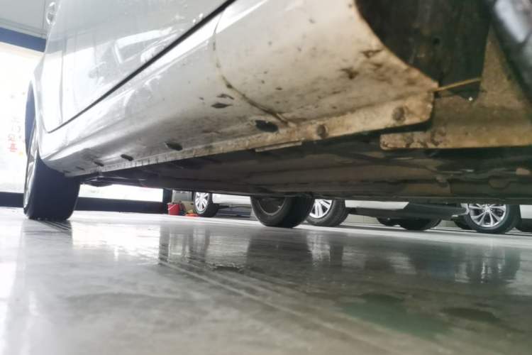 Used Roewe 350 2015 1.5L Manual Luxury Sunroof Edition Right Side Sill