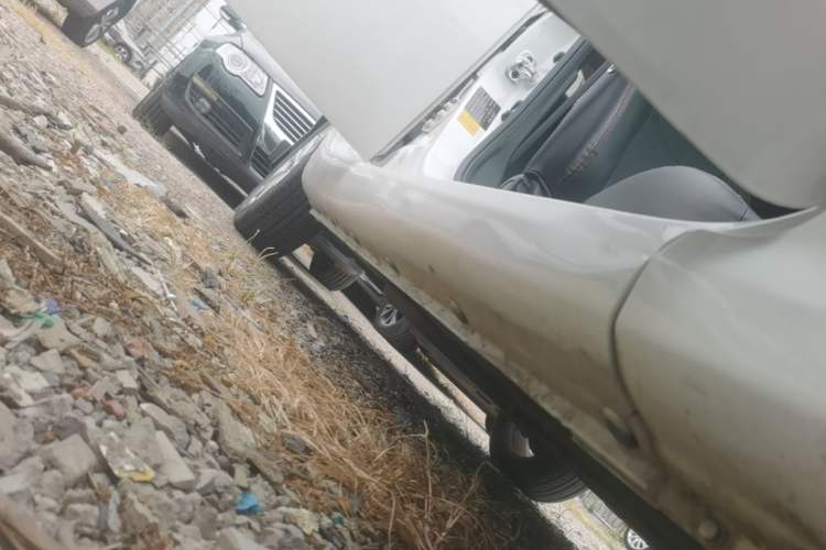 Used Roewe 350 2015 1.5L Manual Luxury Sunroof Edition Right Side Sill