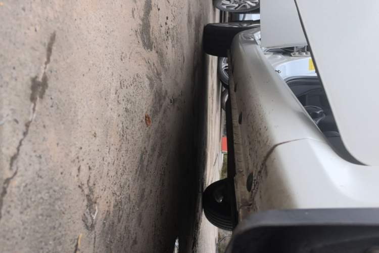 Used Roewe 350 2015 1.5L Automatic Luxury Sunroof Edition Right Side Sill