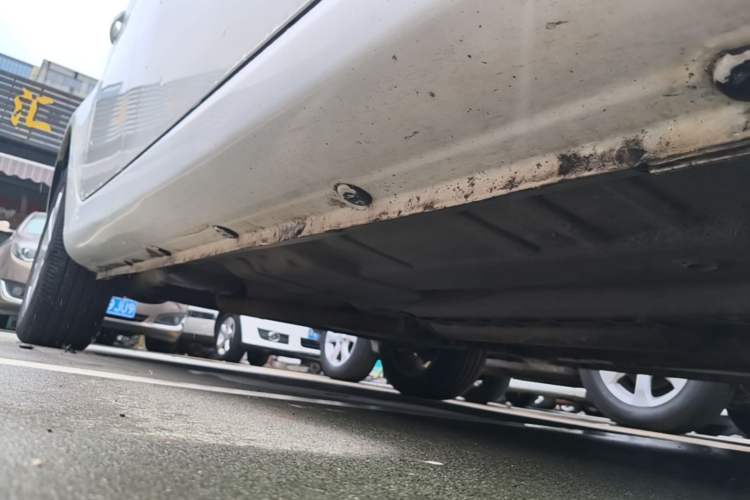 Used Roewe 350 2015 1.5L Automatic Luxury Sunroof Edition Right Side Sill