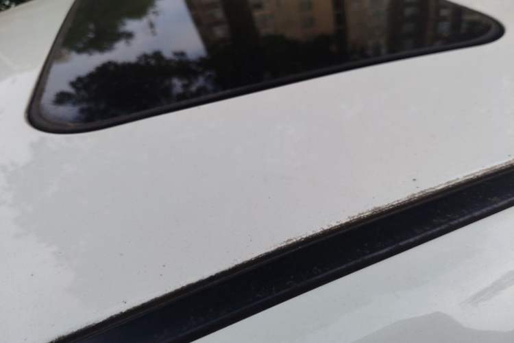 Used Roewe 350 2015 1.5L Automatic Luxury Sunroof Edition Roof