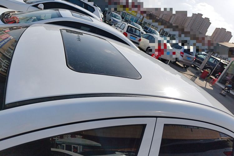 Used Roewe 350 2015 1.5L Manual Luxury Sunroof Edition Roof