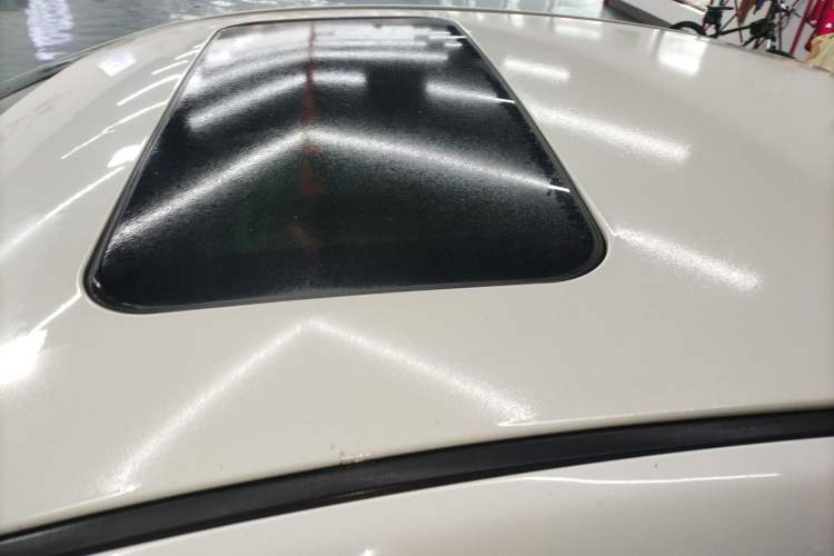Used Roewe 350 2015 1.5L Automatic Luxury Sunroof Edition Roof