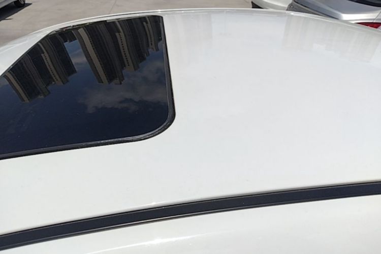 Used Roewe 350 2015 1.5L Automatic Luxury Sunroof Edition Roof
