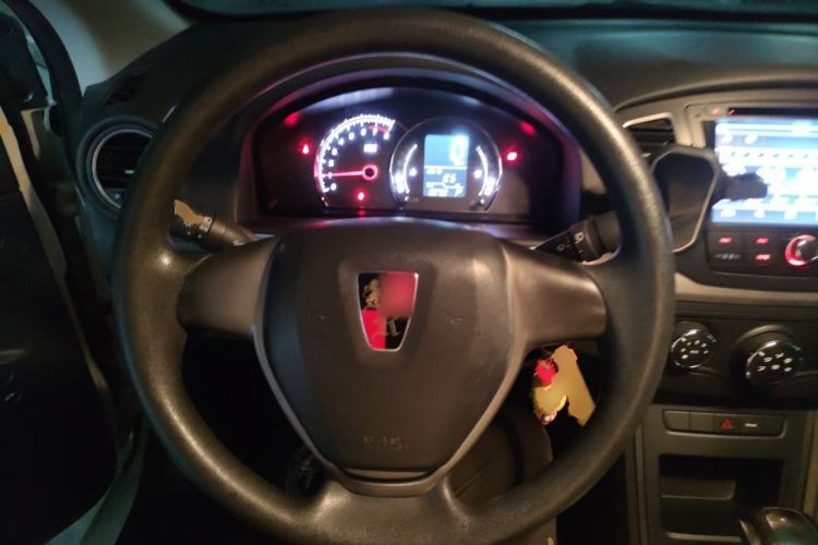 Used Roewe 350 2015 1.5L Automatic Luxury Sunroof Edition Steering Wheel