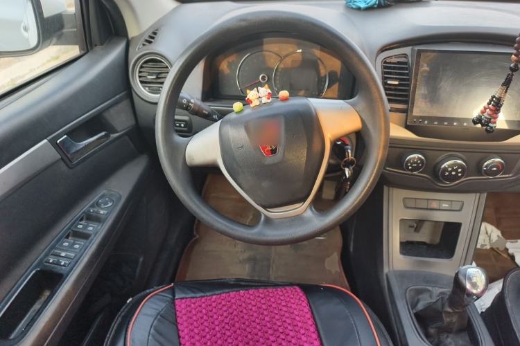 Used Roewe 350 2015 1.5L Manual Luxury Sunroof Edition Steering Wheel