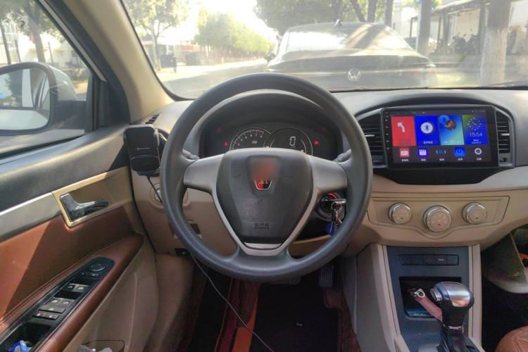 Used Roewe 350 2015 1.5L Automatic Luxury Sunroof Edition Steering Wheel