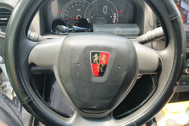 Used Roewe 350 2015 1.5L Automatic Luxury Sunroof Edition Steering Wheel