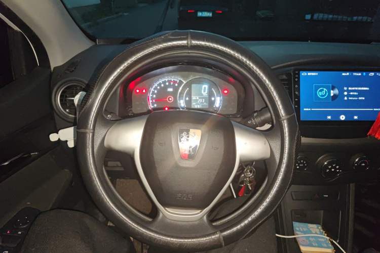 Used Roewe 350 2015 1.5L Manual Luxury Sunroof Edition Steering Wheel