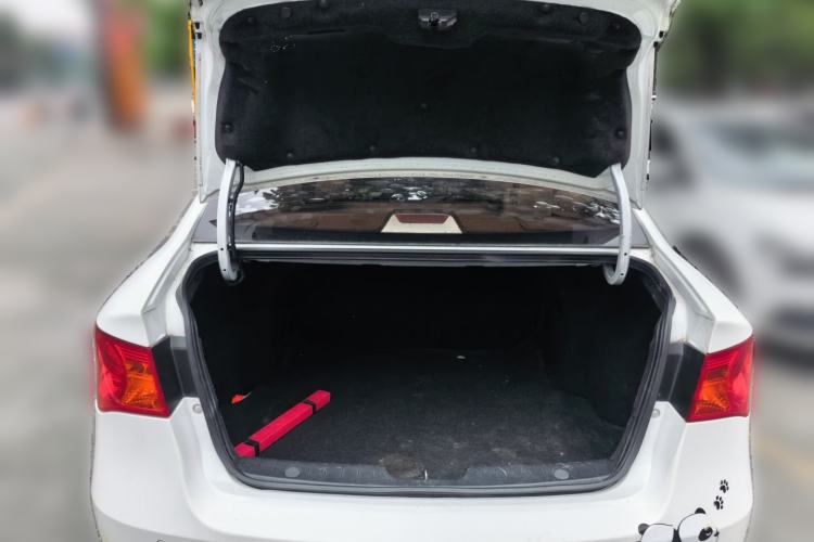 Used Roewe 350 2015 1.5L Manual Luxury Sunroof Edition Trunk