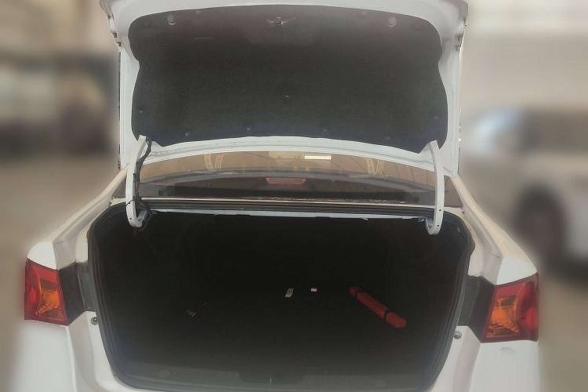 Used Roewe 350 2015 1.5L Automatic Luxury Sunroof Edition Trunk