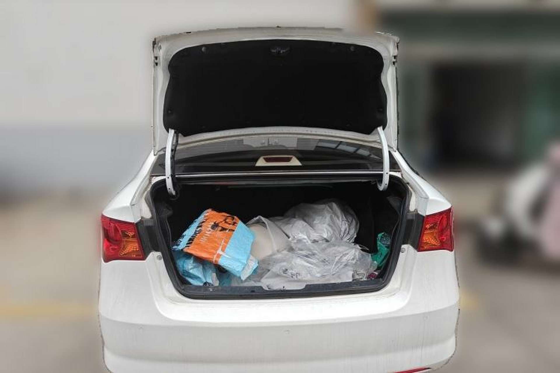 Used Roewe 350 2015 1.5L Automatic Luxury Sunroof Edition Trunk