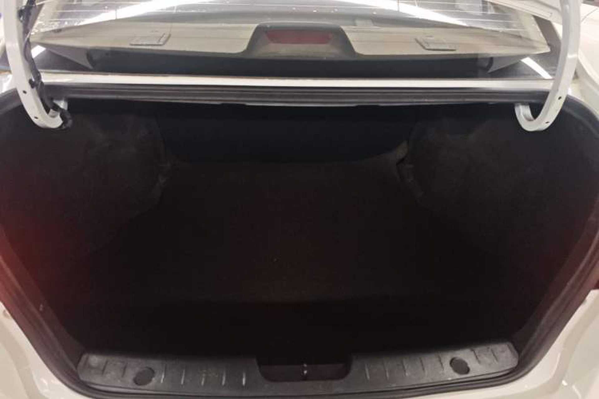 Used Roewe 350 2015 1.5L Manual Luxury Sunroof Edition Trunk