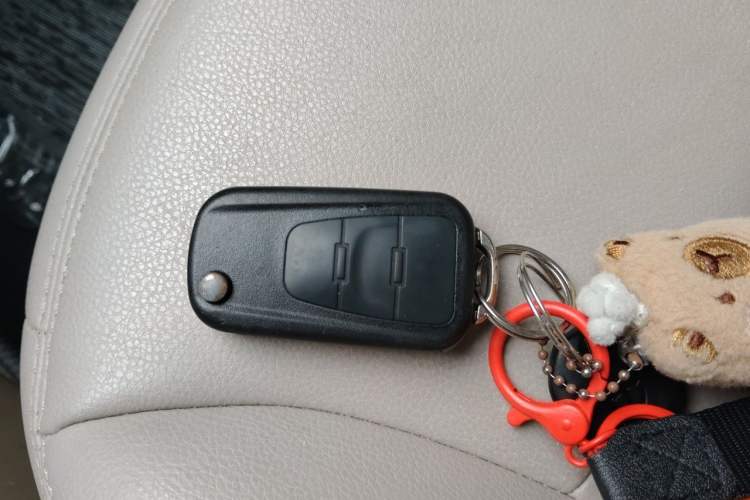 Used Roewe 350 2015 1.5L Automatic Luxury Sunroof Edition Vehicle Key