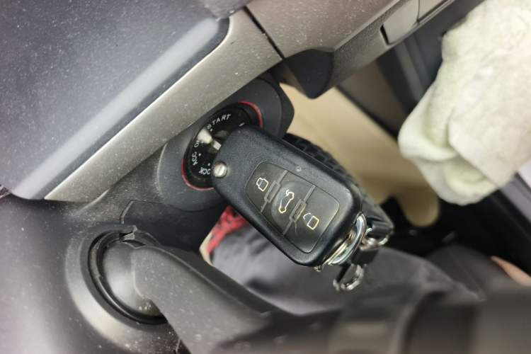 Used Roewe 350 2015 1.5L Automatic Luxury Sunroof Edition Vehicle Key