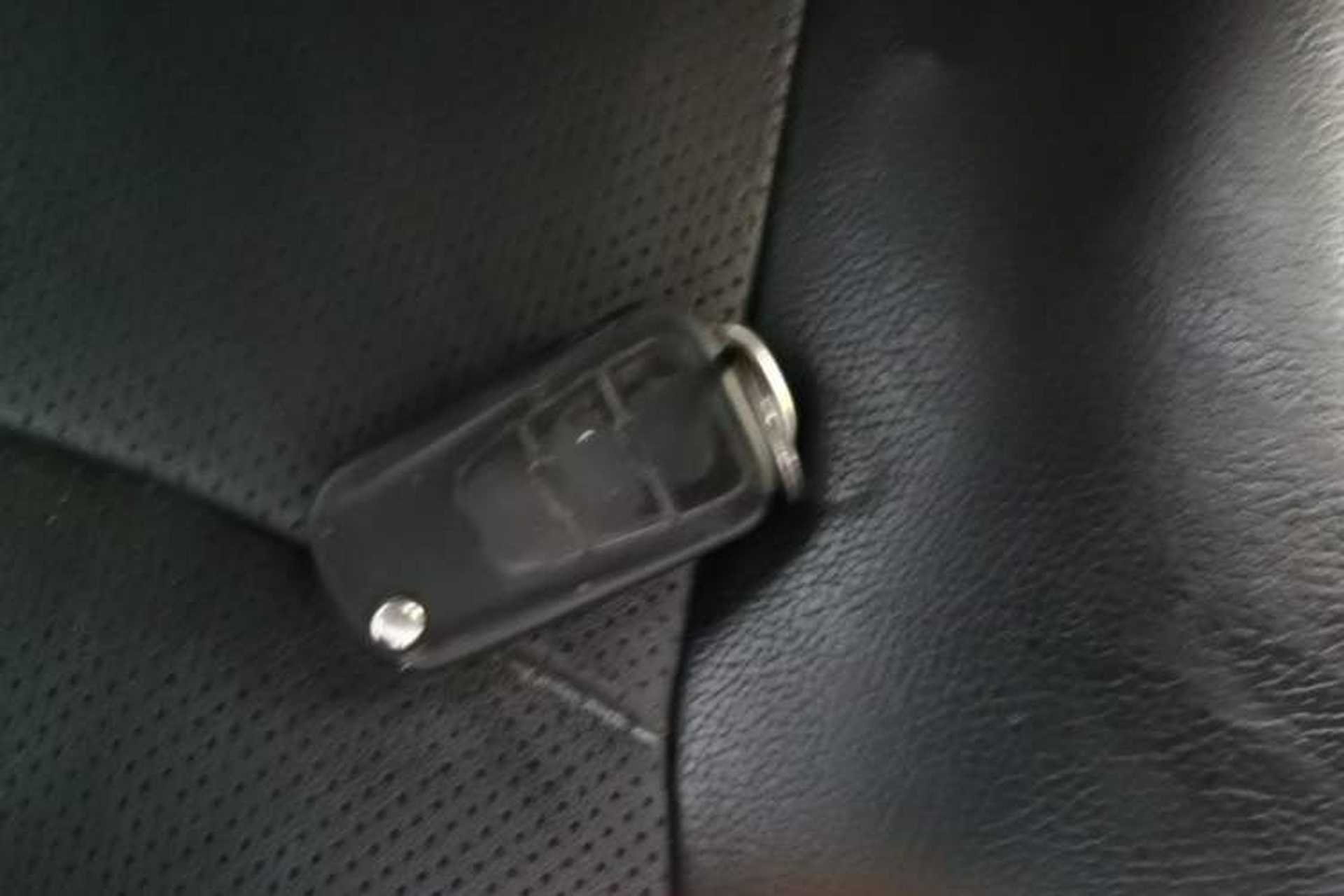 Used Roewe 350 2015 1.5L Manual Luxury Sunroof Edition Vehicle Key