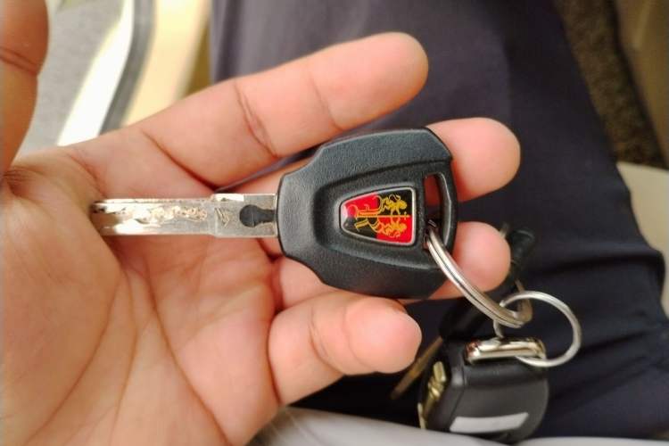 Used Roewe 350 2015 1.5L Manual Luxury Sunroof Edition Vehicle Key