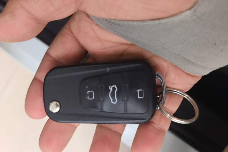 Used Roewe 350 2015 1.5L Automatic Luxury Sunroof Edition Vehicle Key
