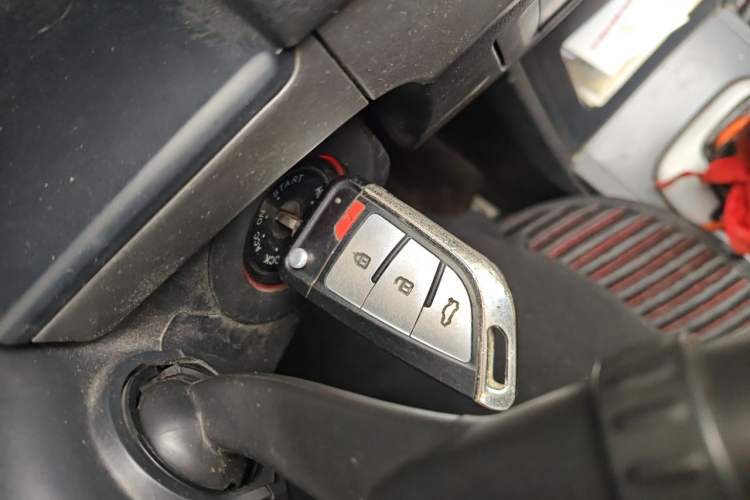 Used Roewe 350 2015 1.5L Automatic Luxury Sunroof Edition Vehicle Key