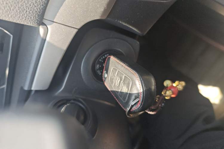 Used Roewe 350 2015 1.5L Automatic Luxury Sunroof Edition Vehicle Key