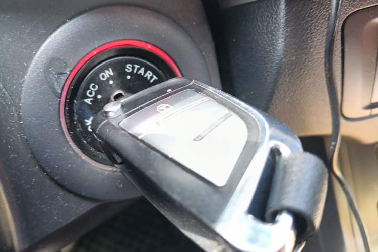 Used Roewe 350 2015 1.5L Automatic Luxury Sunroof Edition Vehicle Key