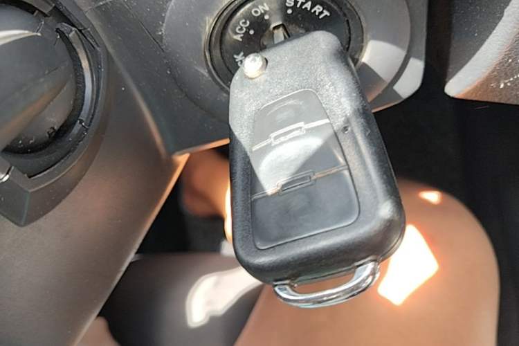 Used Roewe 350 2015 1.5L Automatic Luxury Sunroof Edition Vehicle Key
