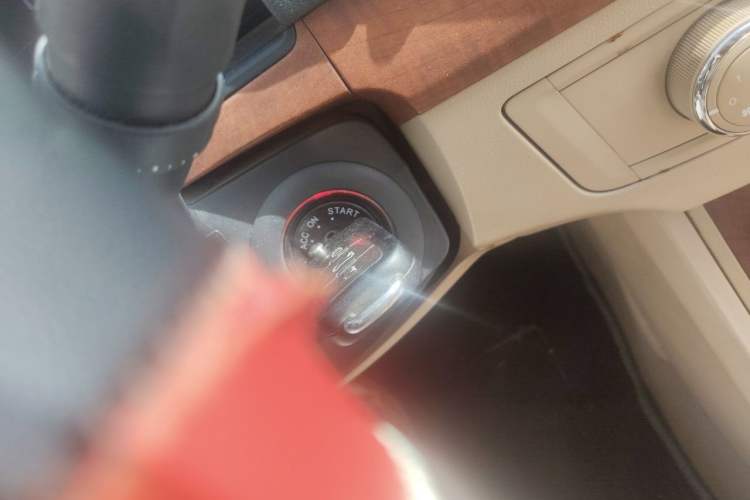 Used Roewe 350 2015 1.5L Automatic Luxury Edition Vehicle Key
