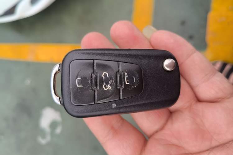 Used Roewe 350 2015 1.5L Automatic Luxury Sunroof Edition Vehicle Key