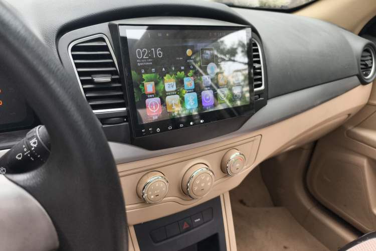 Used Roewe 350 2015 1.5L Manual Luxury Sunroof Edition Audio And AC Panel