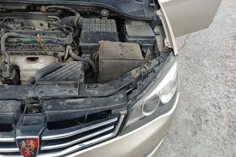 Used Roewe 350 2015 1.5L Manual Luxury Sunroof Edition Engine Bay Left
