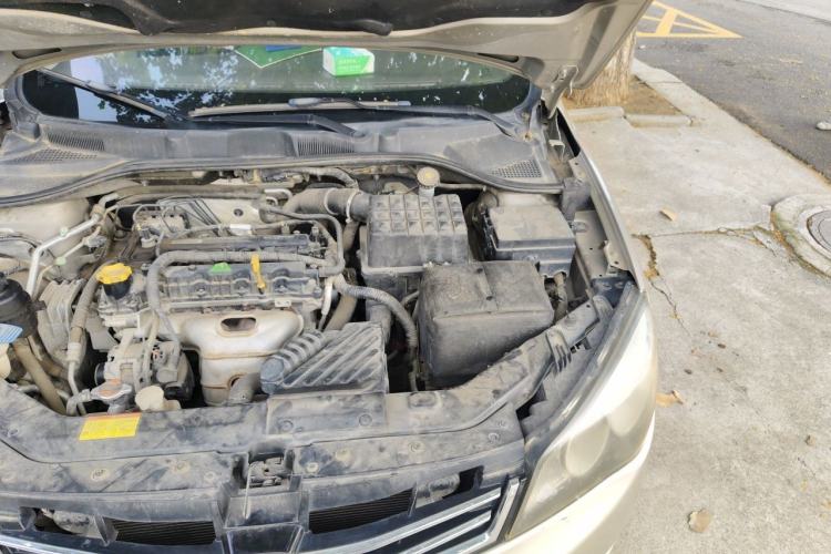 Used Roewe 350 2015 1.5L Manual Luxury Sunroof Edition Engine Bay Left