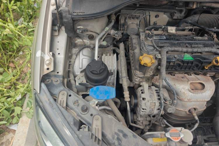 Used Roewe 350 2015 1.5L Manual Luxury Sunroof Edition Engine Bay Right