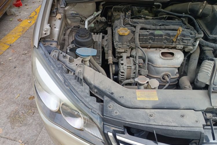 Used Roewe 350 2015 1.5L Automatic Luxury Sunroof Edition Engine Bay Right