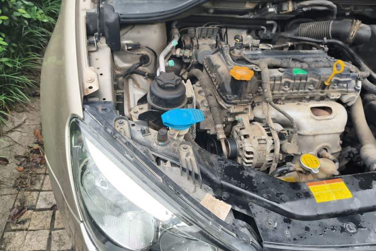 Used Roewe 350 2015 1.5L Manual Luxury Sunroof Edition Engine Bay Right