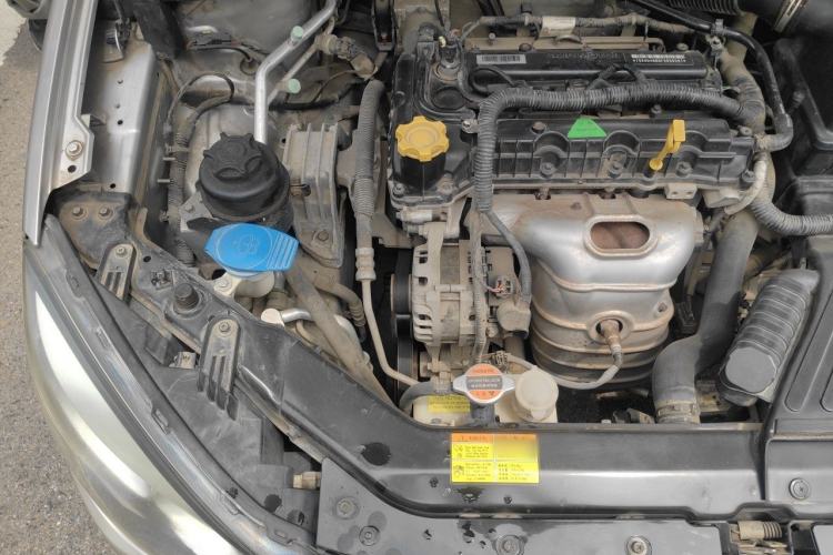 Used Roewe 350 2015 1.5L Manual Luxury Sunroof Edition Engine Bay Right