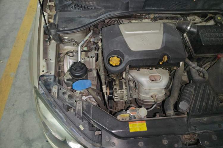Used Roewe 350 2015 1.5L Automatic Luxury Edition Engine Bay Right