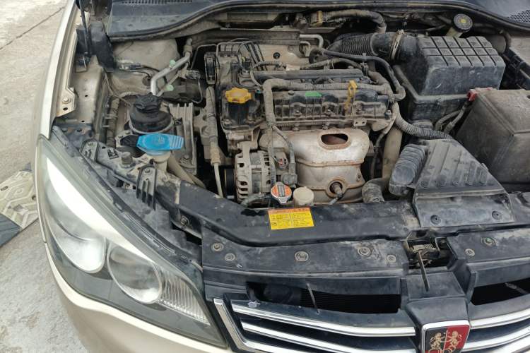 Used Roewe 350 2015 1.5L Manual Luxury Sunroof Edition Engine Bay Right