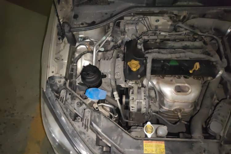 Used Roewe 350 2015 1.5L Automatic Luxury Sunroof Edition Engine Bay Right