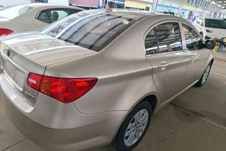 Used Roewe 350 2015 1.5L Automatic Luxury Sunroof Edition Exterior 3