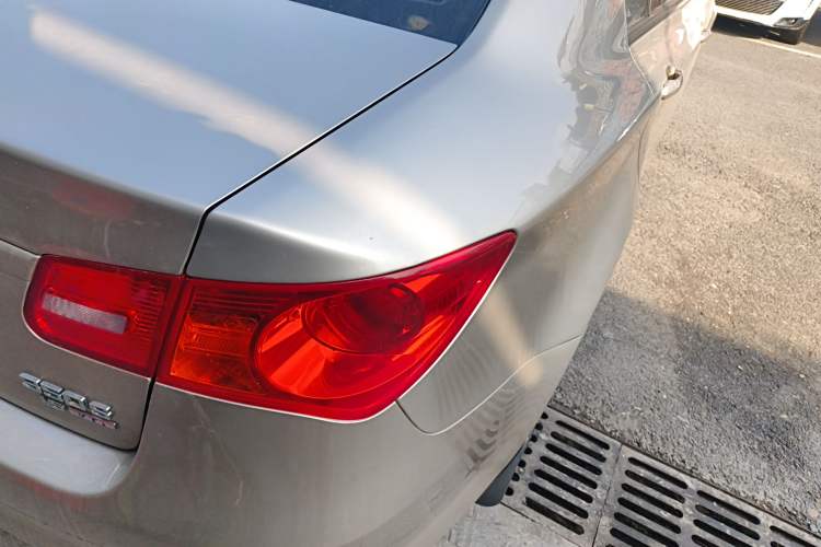 Used Roewe 350 2015 1.5L Manual Luxury Sunroof Edition Exterior 6