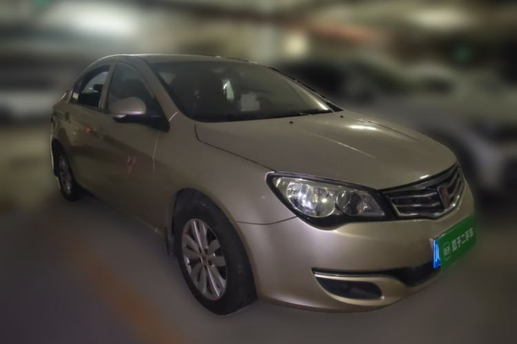 Used Roewe 350 2015 1.5L Automatic Luxury Sunroof Edition Front Right 45 Deg