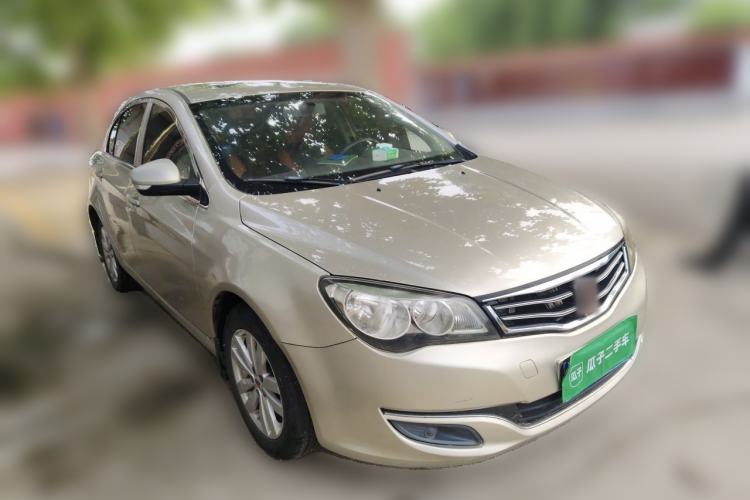 Used Roewe 350 2015 1.5L Manual Luxury Sunroof Edition Front Right 45 Deg