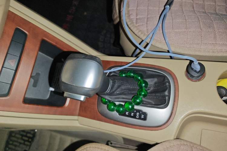 Used Roewe 350 2015 1.5L Automatic Luxury Edition Gear Lever