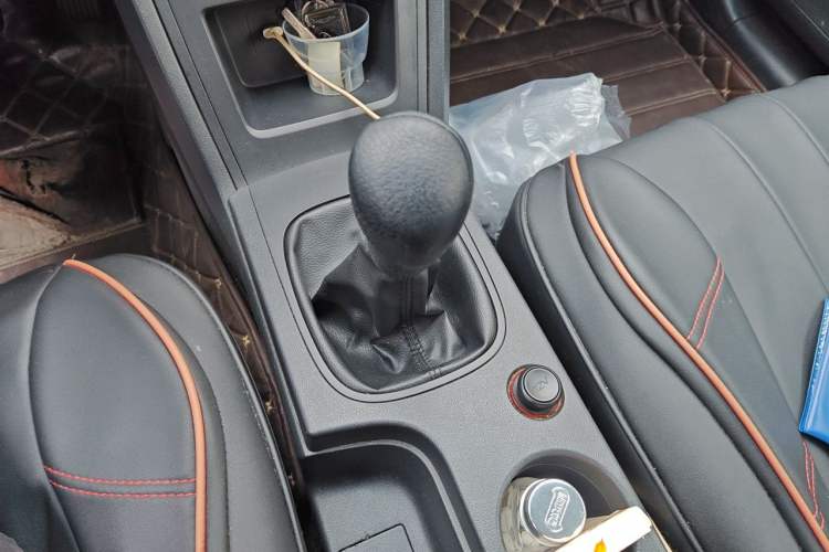 Used Roewe 350 2015 1.5L Manual Luxury Sunroof Edition Gear Lever