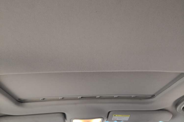 Used Roewe 350 2015 1.5L Automatic Luxury Sunroof Edition Headliner